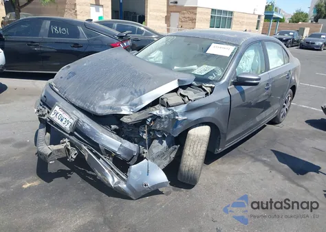 2017 Volkswagen Jetta 1.4T Se from USA, damaged, VIN 3VWDB7AJ7HM355636